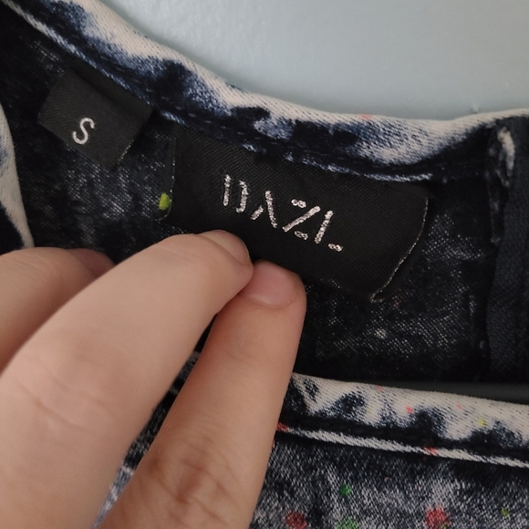 Dazl Stonewash Grunge Paint Splatter Sleeveless Mini Dress - Picture 4 of 5